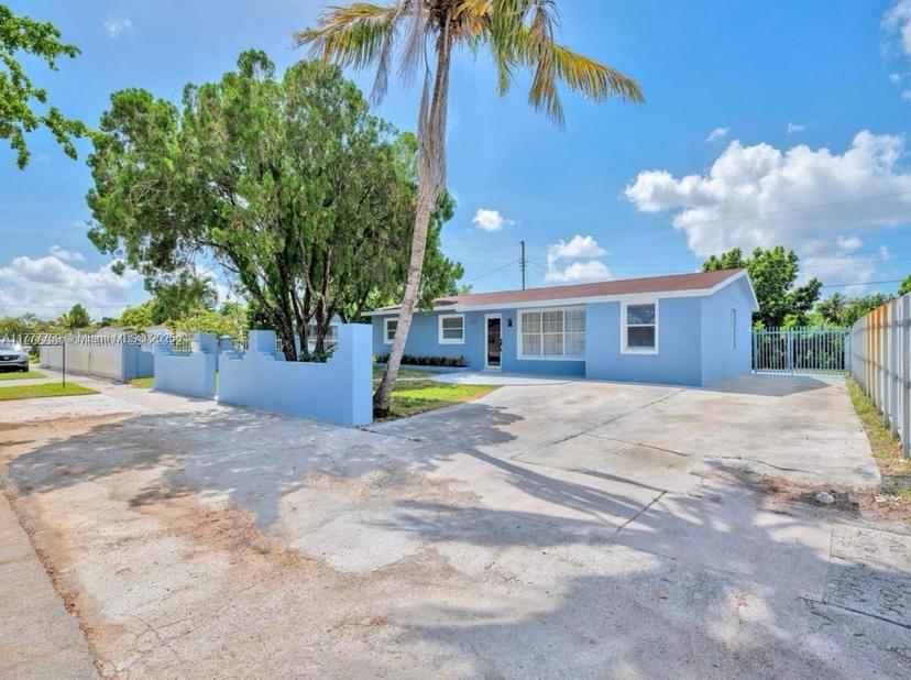 Picture of 4970 NW 182Nd St, Miami Gardens FL 33055