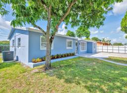 Picture of 4970 NW 182Nd St, Miami Gardens, FL 33055