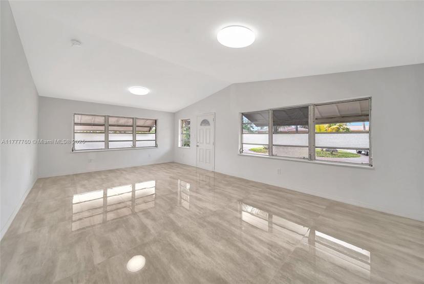 Picture of 1677 NE 178Th St, North Miami Beach FL 33162