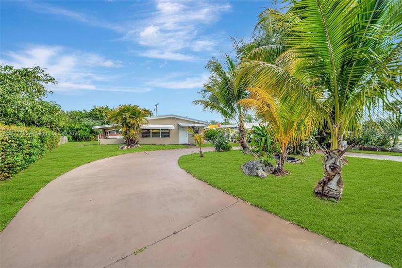 Picture of 1677 NE 178Th St, North Miami Beach FL 33162