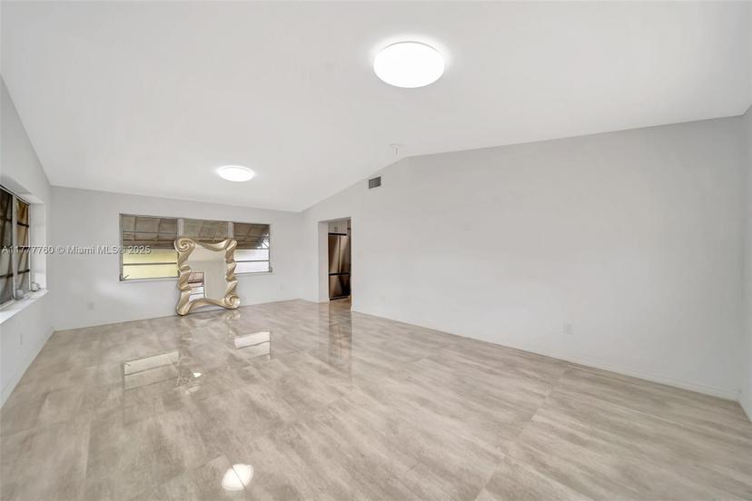 Picture of 1677 NE 178Th St, North Miami Beach FL 33162