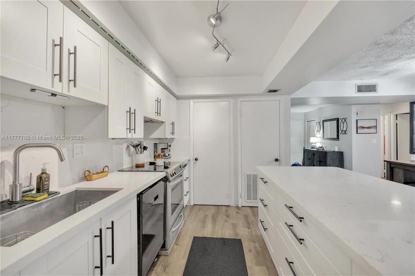 Picture of 8401 SW 107Th Ave # 243E, Miami FL 33173