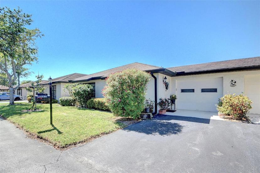 Picture of 4885 Hawkwood Rd # A, Boynton Beach FL 33436