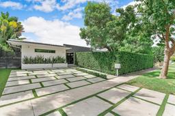 Picture of 2330 Magnolia Dr, North Miami, FL 33181