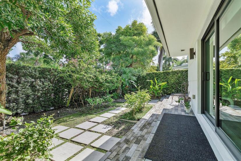 Picture of 2330 Magnolia Dr, North Miami FL 33181
