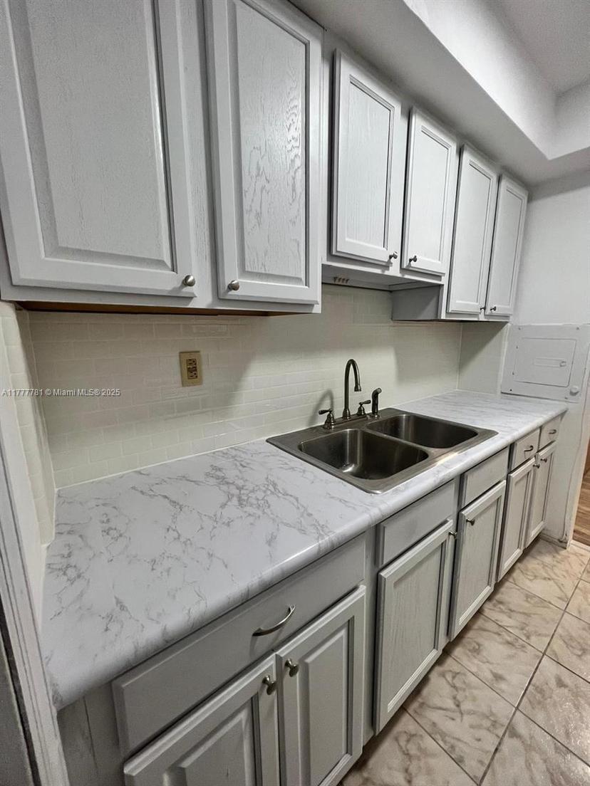 Picture of 20490 NW 7Th Ave # 15, Miami Gardens FL 33169