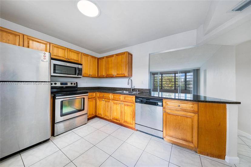 Picture of 1302 NE 191St St # 225, Miami FL 33179