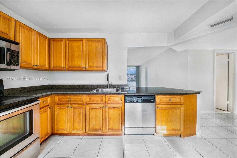 Picture of 1302 NE 191St St # 225, Miami FL 33179