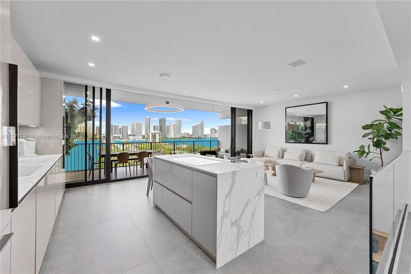 Picture of 1000 Venetian Way # 1006, Miami FL 33139