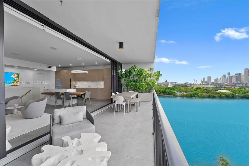 Picture of 1000 Venetian Way # 1006, Miami FL 33139