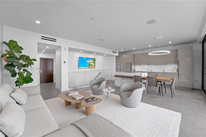 Picture of 1000 Venetian Way # 1006, Miami FL 33139
