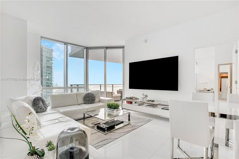 Picture of 851 NE 1St Avenue # 4207, Miami FL 33132