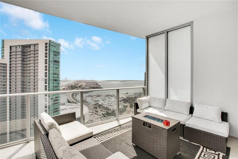 Picture of 851 NE 1St Avenue # 4207, Miami FL 33132
