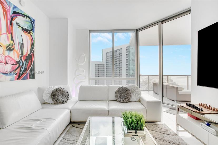 Picture of 851 NE 1St Avenue # 4207, Miami FL 33132