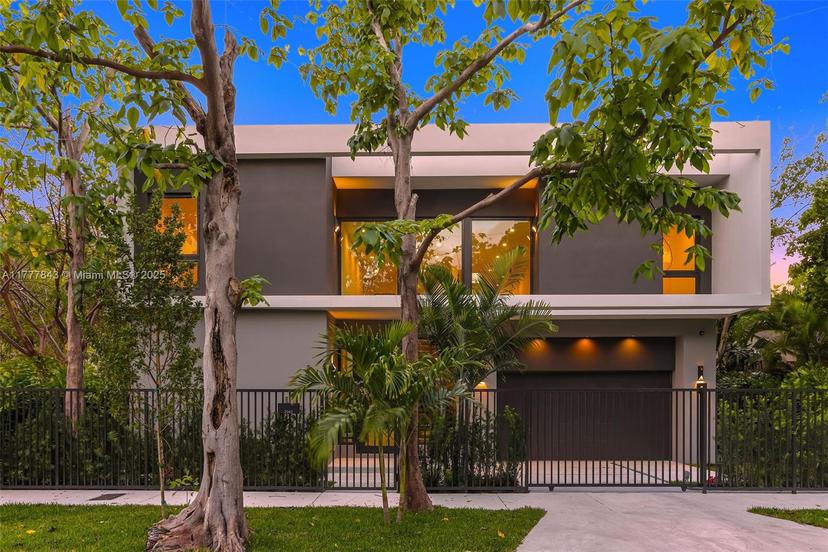 Picture of 2942 Center Street, Miami FL 33133