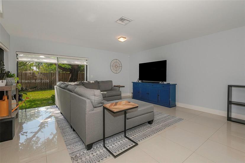 Picture of 9243 W Sunrise Blvd # 0, Plantation FL 33322