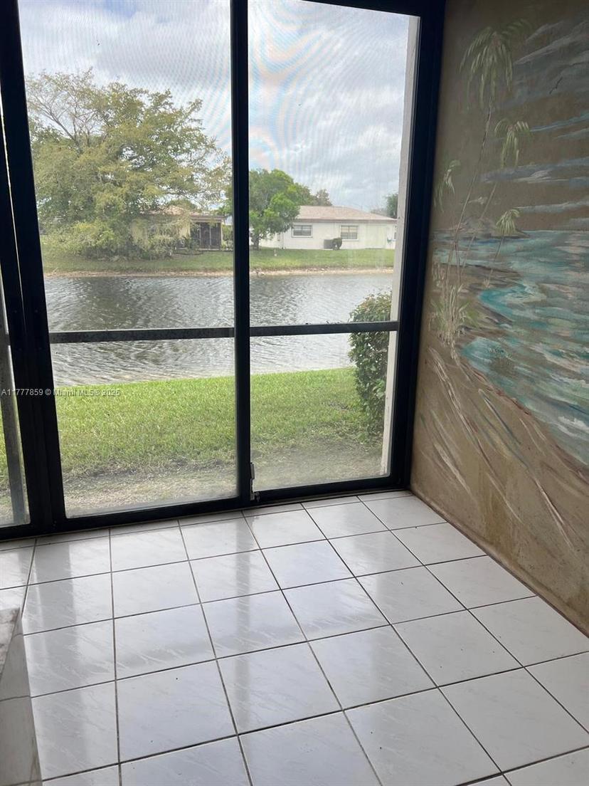 Picture of 9439 N Belfort Cir # 107, Tamarac FL 33321
