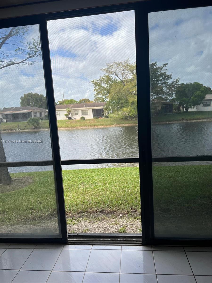 Picture of 9439 N Belfort Cir # 107, Tamarac, FL 33321