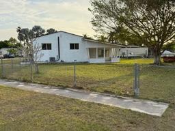Picture of 605 NW 9Th Ct, Homestead, FL 33030