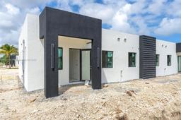 Picture of 12393 SW 220Th St # 12393, Miami, FL 33170