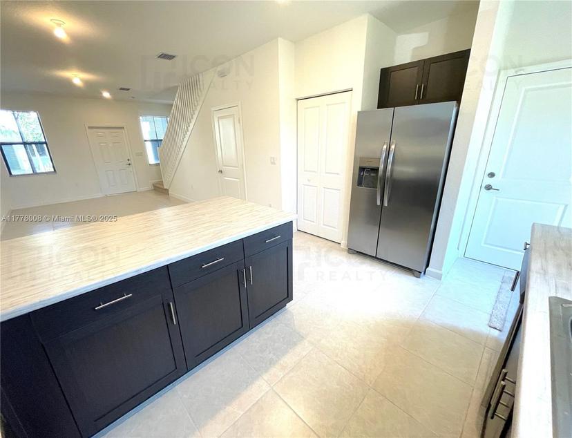 Picture of 553 SW 19Th Ter # 553, Fort Lauderdale FL 33312
