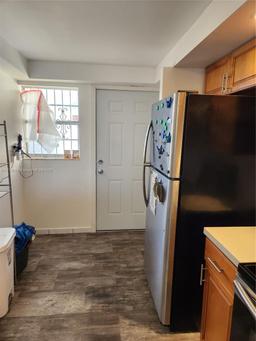 Picture of 1750 NE 191St St # 4, Miami, FL 33179