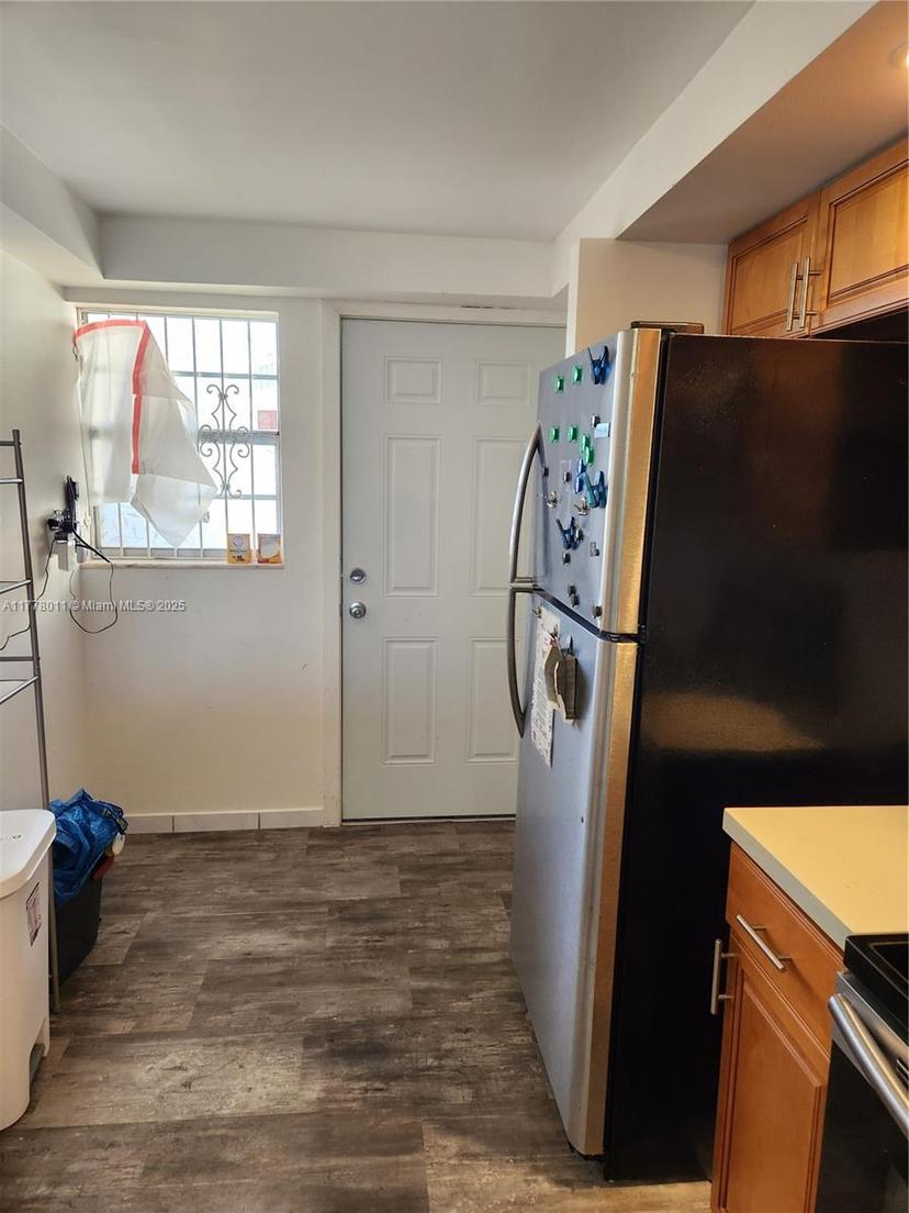 Picture of 1750 NE 191St St # 4, Miami FL 33179