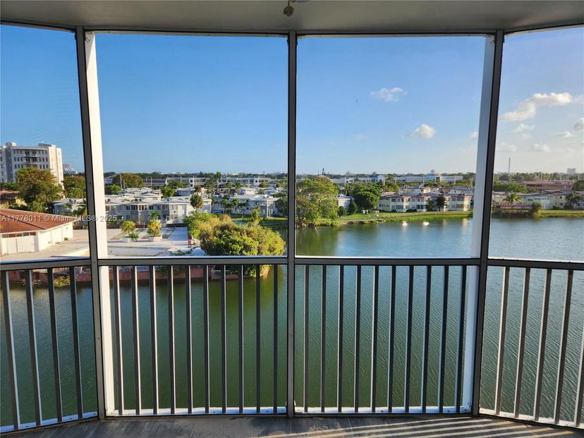 Picture of 1750 NE 191St St # 4, Miami FL 33179