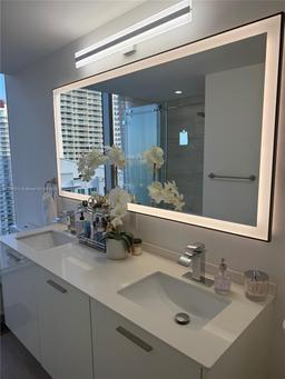Picture of 1300 Brickell Bay Dr # 2710, Miami, FL 33131