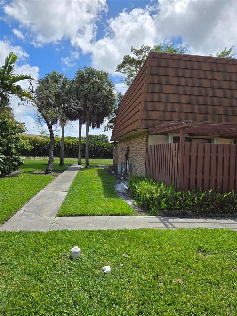 Picture of 11912 SW 13Th Ct # 11912, Davie FL 33325