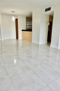 Picture of 8897 Fontainebleau Blvd # 307, Miami, FL 33172