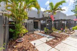 Picture of 1519 NW 113Th Way # 1519, Pembroke Pines, FL 33026