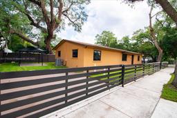 Picture of 17001 NW 28Th Ave, Miami Gardens, FL 33056