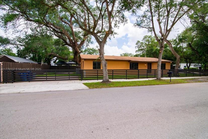 Picture of 17001 NW 28Th Ave, Miami Gardens FL 33056
