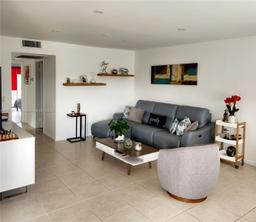 Picture of 13255 SW 7Th Ct # 401D, Pembroke Pines, FL 33027