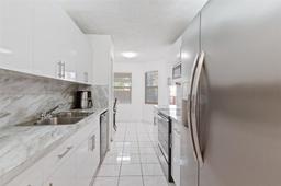 Picture of 1251 SW 125Th Ave # 211T, Pembroke Pines, FL 33027