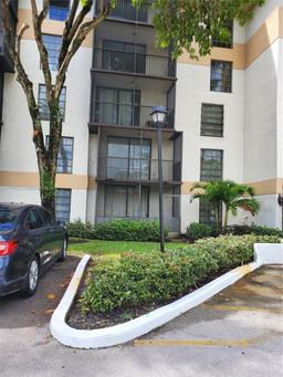 Picture of 5550 NW 44Th St # 111B, Lauderhill, FL 33319