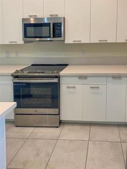 Picture of 8301 NW 41St St, Doral, FL 33166