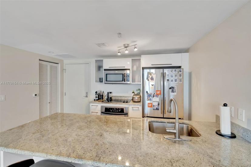Picture of 185 SW 7Th St # 1708, Miami FL 33130