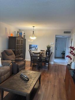 Picture of 151 Berkley Rd # 206, Hollywood, FL 33024