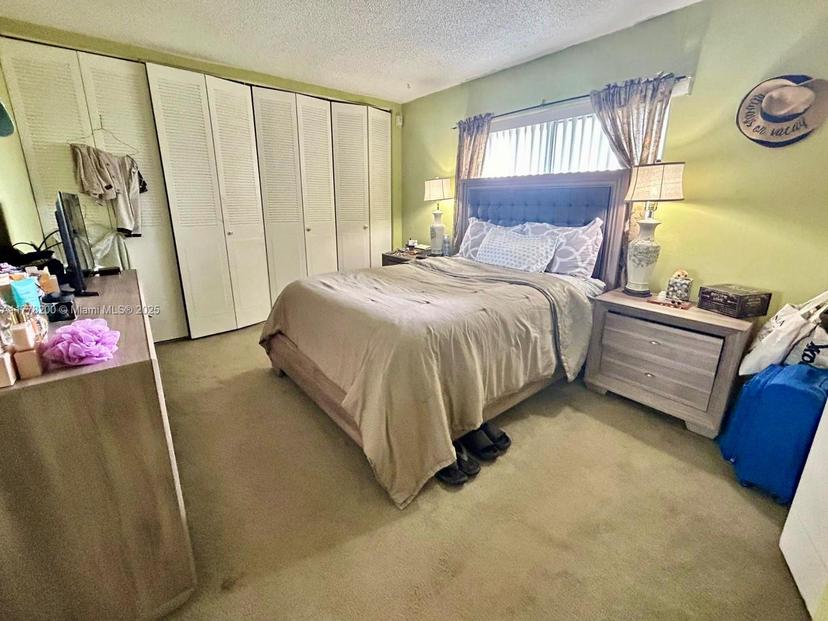 Picture of 7910 Taft St # 303, Pembroke Pines FL 33024