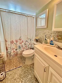 Picture of 7910 Taft St # 303, Pembroke Pines, FL 33024