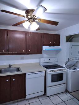 Picture of 7831 Colony Cir # 104, Tamarac, FL 33321