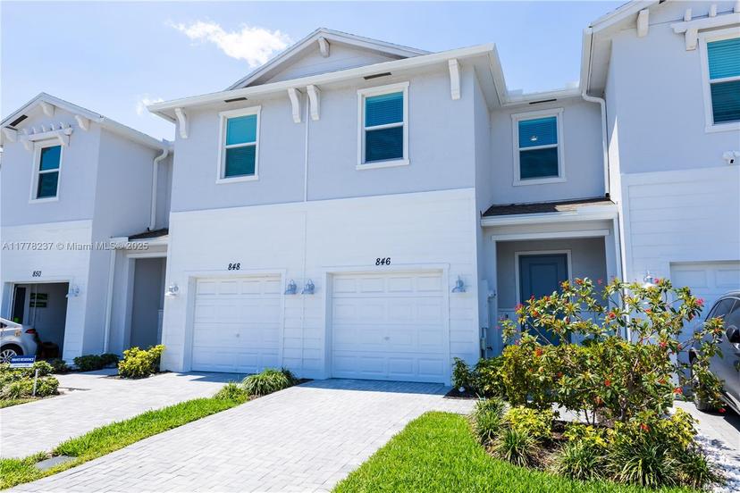 Picture of 846 SE Grovebush Ln, Port St. Lucie FL 34984