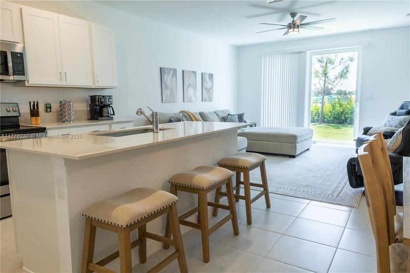Picture of 846 SE Grovebush Ln, Port St. Lucie FL 34984