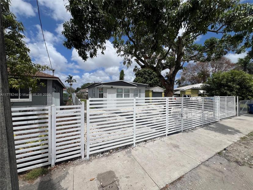Picture of 1475 NW 83Rd St, Miami FL 33147