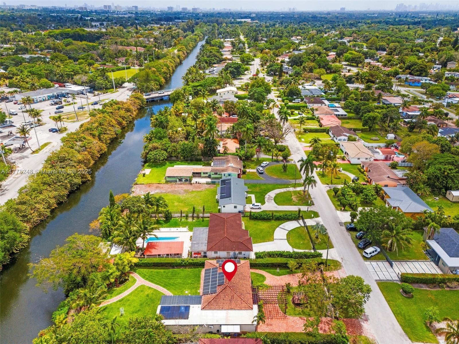 Picture of 14835 S Biscayne River Dr, Miami, FL 33168