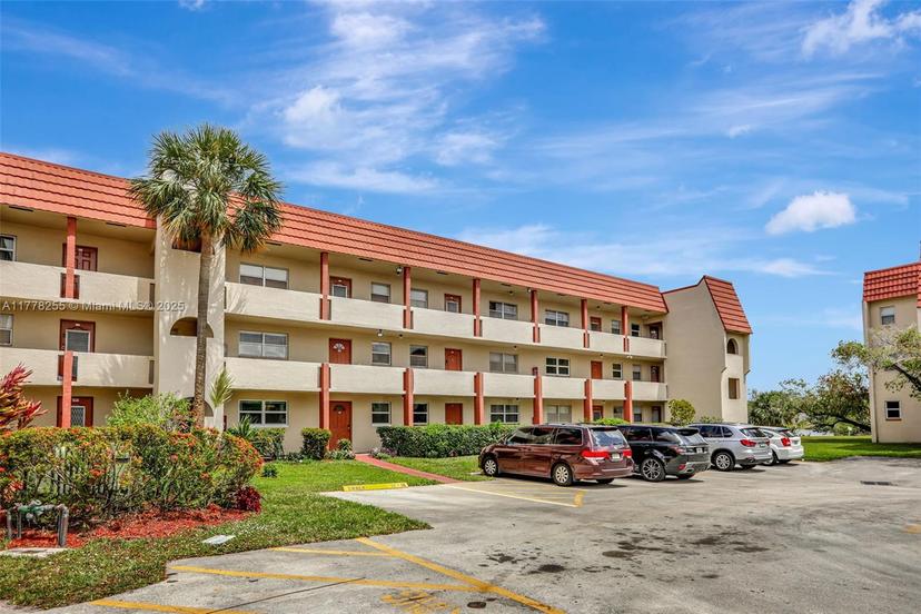 Picture of 2931 E Sunrise Lakes Dr # 109, Sunrise FL 33322