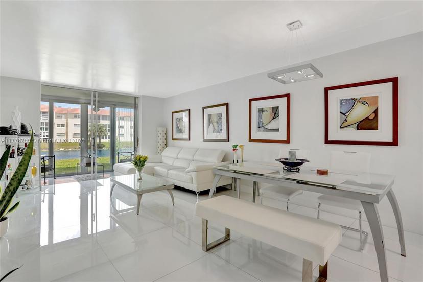 Picture of 2931 E Sunrise Lakes Dr # 109, Sunrise FL 33322