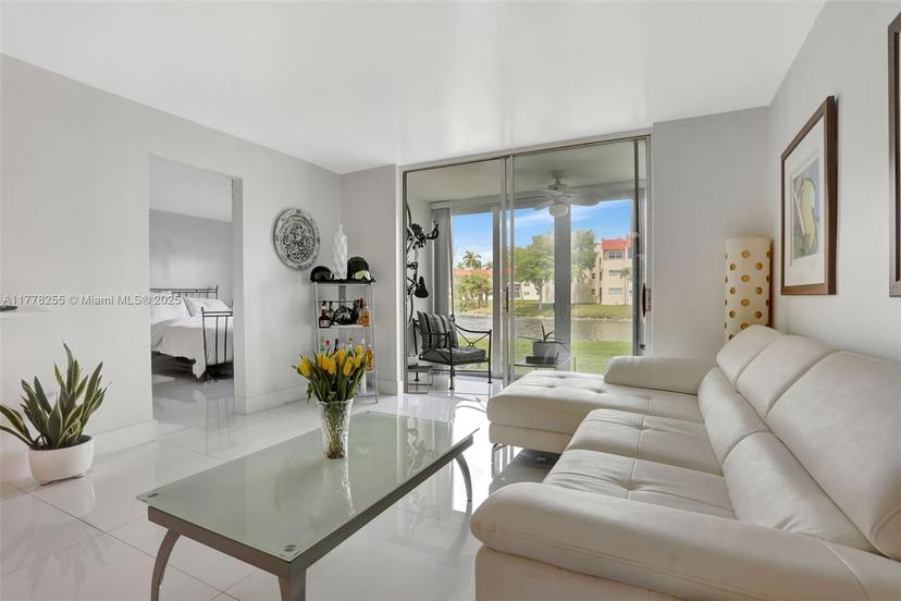 Picture of 2931 E Sunrise Lakes Dr # 109, Sunrise FL 33322